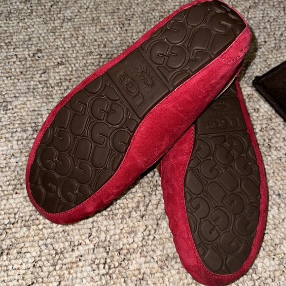 UGG Women’s Red Moccasin Slippers - Picture 2 of 2